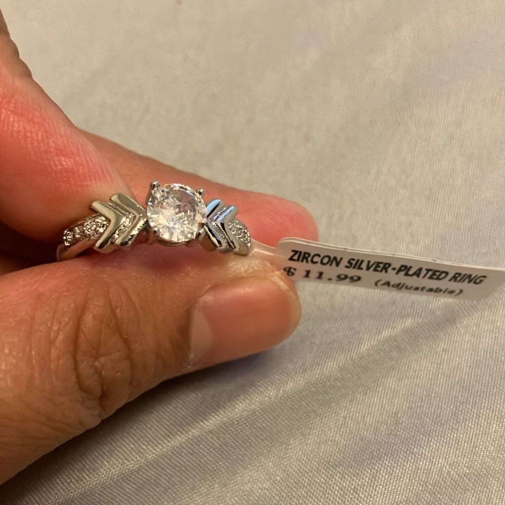 🌸 3/$15 Zircon silver plated ring